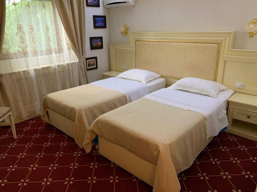 Cazare Plopii Fara Sot Iasi Extérieur photo