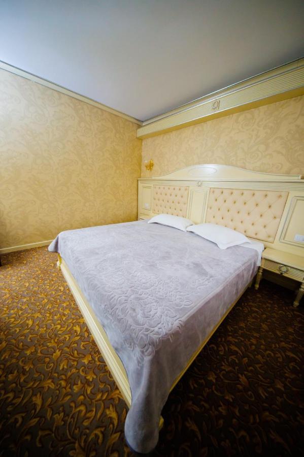 Cazare Plopii Fara Sot Iasi Extérieur photo