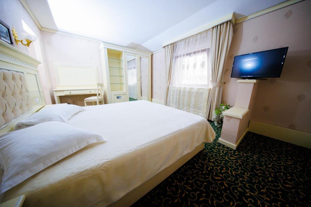 Cazare Plopii Fara Sot Iasi Extérieur photo