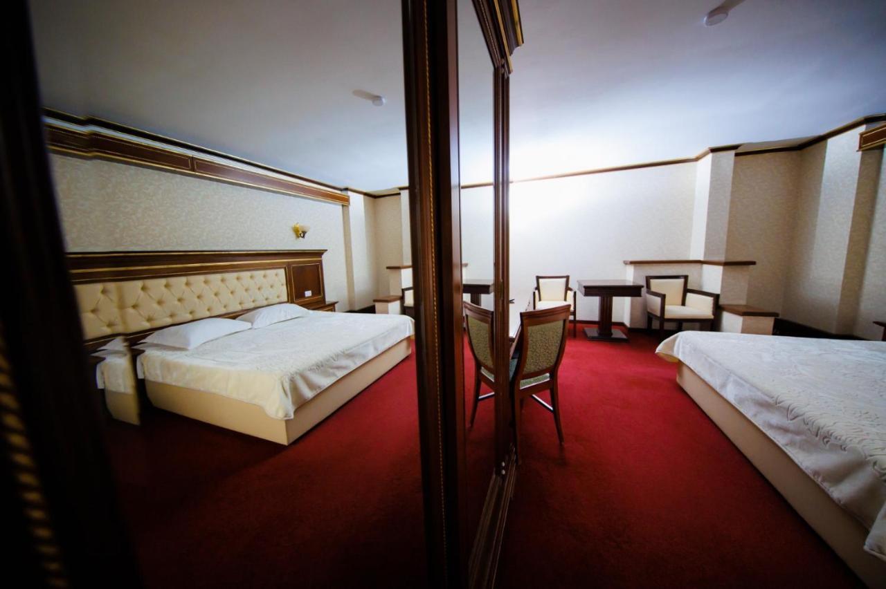 Cazare Plopii Fara Sot Iasi Extérieur photo